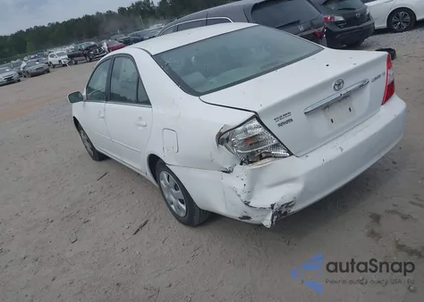 2004 Toyota Camry Le z USA, uszkodzony, nr VIN 4T1BE32K34U299102